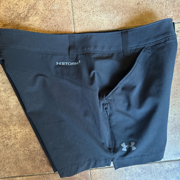 Under Armour black size 2 shorts quick dry air holes/mesh to keep you cool golf - Picture 4 of 5